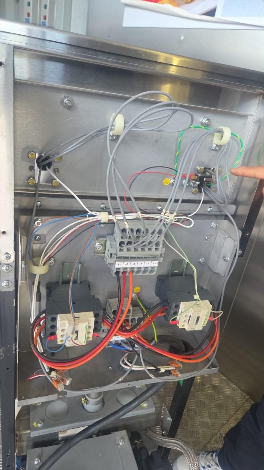 Commercial kitchen equipment wiring inspection